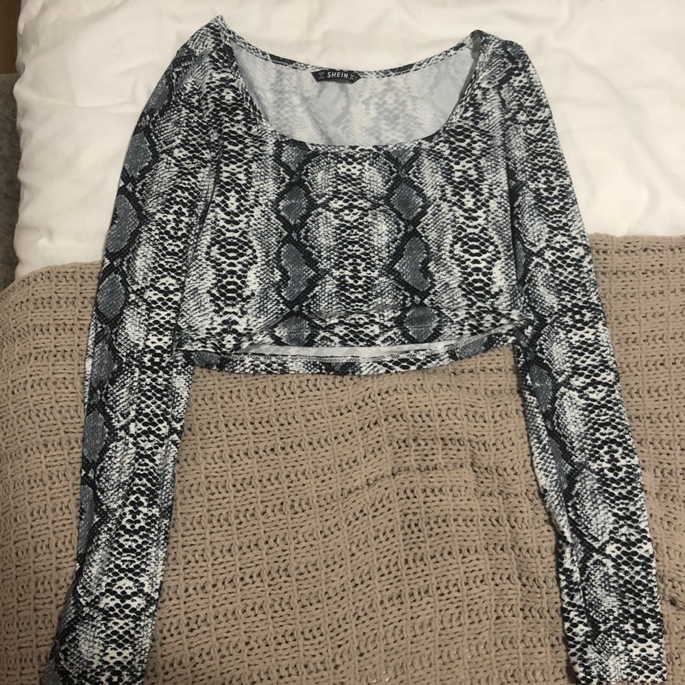 Long Sleeve Snakeskin Crop Top